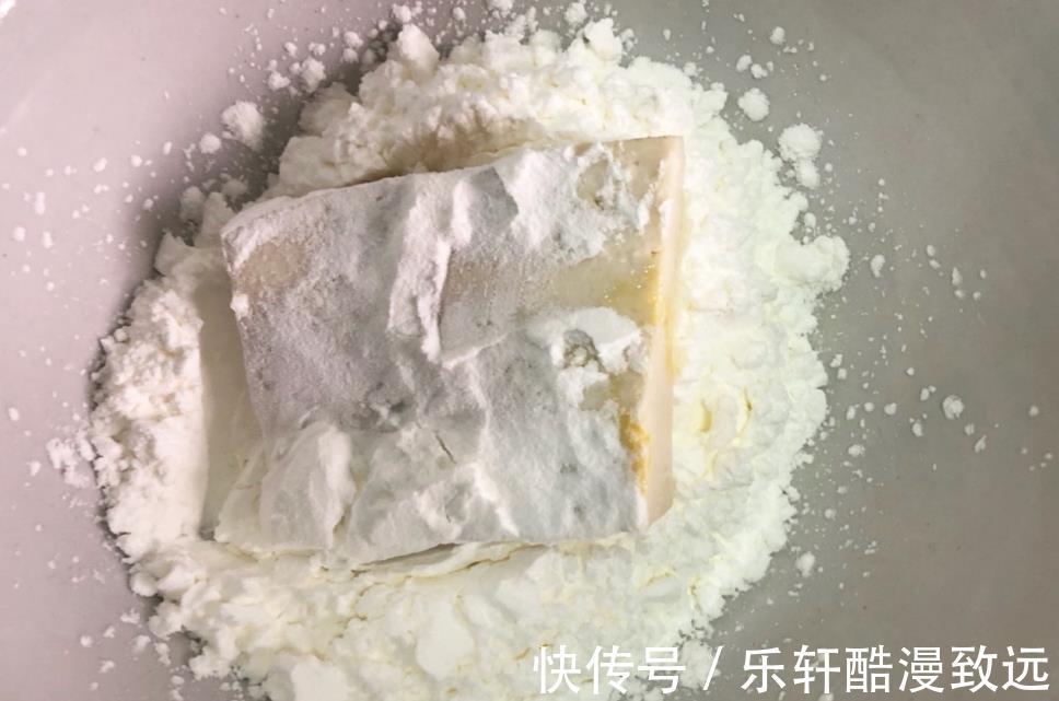 煎豆腐|比烧烤还好吃的香煎孜然豆腐，鲜香入味老简单了，完胜夜市路边摊