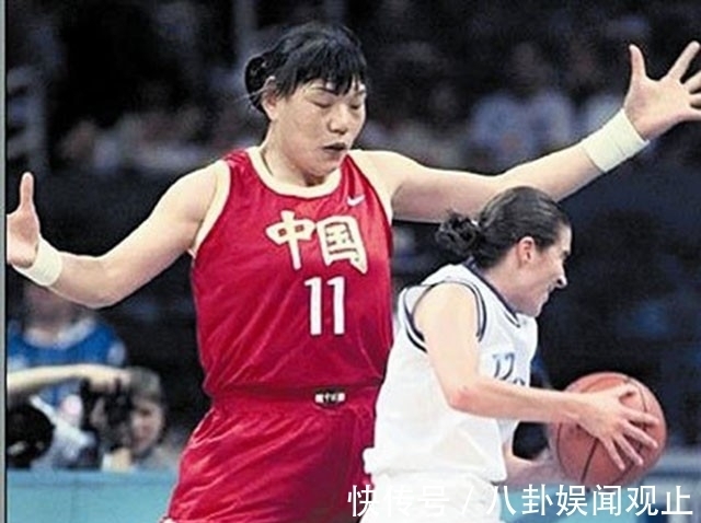徐庆华|女篮中锋郑海霞享正师级待遇,54岁月薪过万,双腿变形仍独自奔波