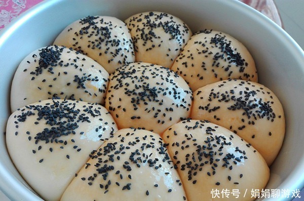 教你做蒸面包,不用面包机也不用烤箱,松软有嚼劲,好吃不上火