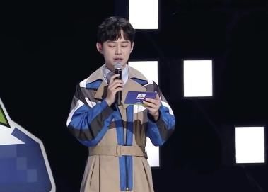 造謠|何炅為節(jié)目組的失誤鞠躬道歉，結(jié)果《創(chuàng)4》立馬發(fā)文倒打一耙，網(wǎng)友：好無(wú)語(yǔ)