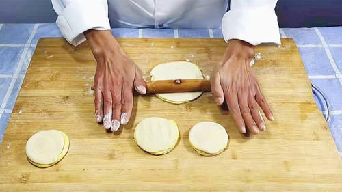  做法|面点师教你“手抓饼”新做法，香脆掉渣，放两天也不会软