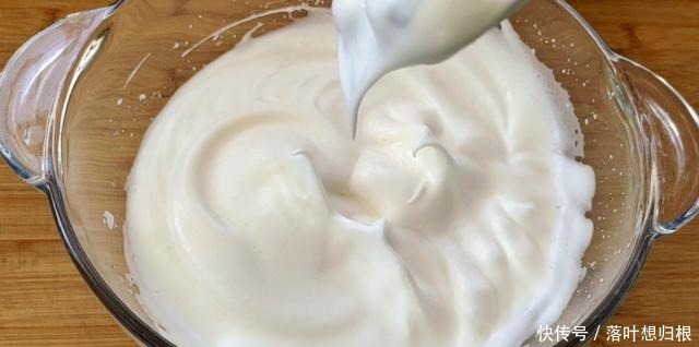 这才是蛋糕卷的正确做法,不开裂不掉皮,高颜值,味道超赞