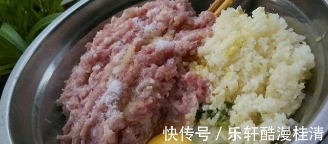 云吞皮|教你包馄饨，沾点水，一捏就好，下锅不破皮