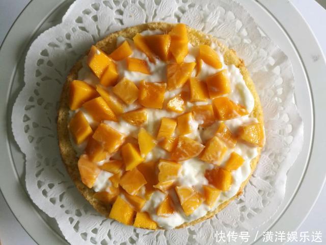 制作|一盒酸奶,2个鸡蛋,教大家轻松制作酸奶蛋糕,好吃到停不下来