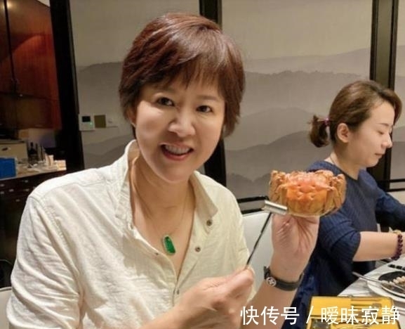 郎平指导|女排主帅年薪百万,怒批郎平的张然、胡进为何不敢尝试带队呢?