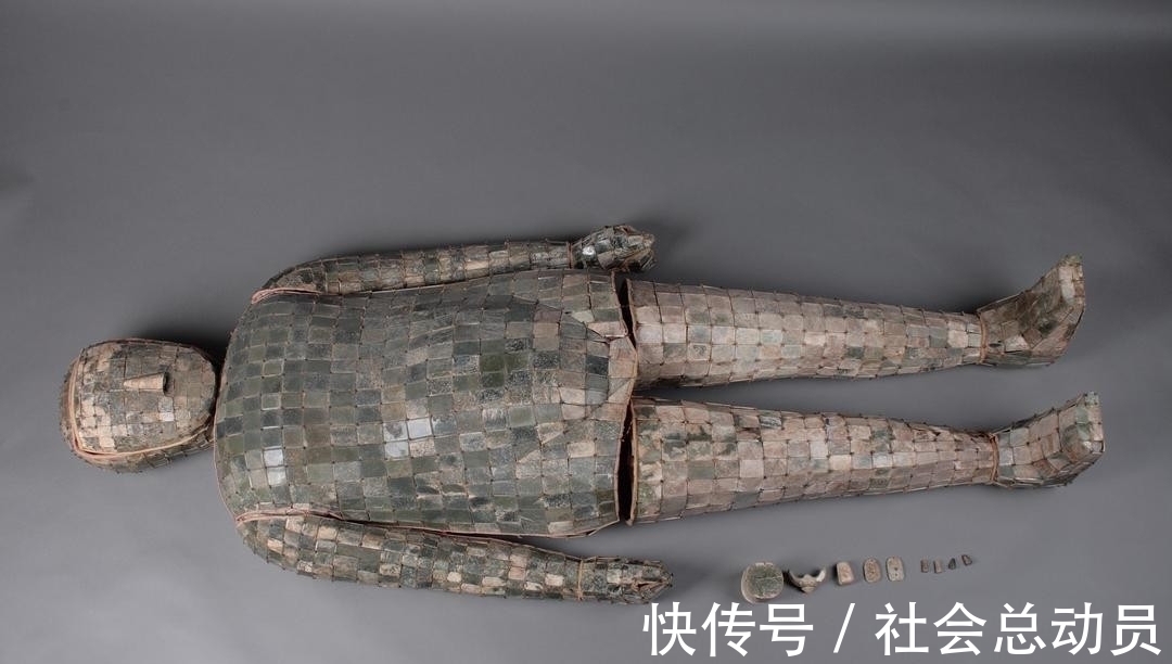 珠襦玉匣@为何盗墓贼只抽金丝,不拿玉衣?盗墓贼:你当我傻啊!