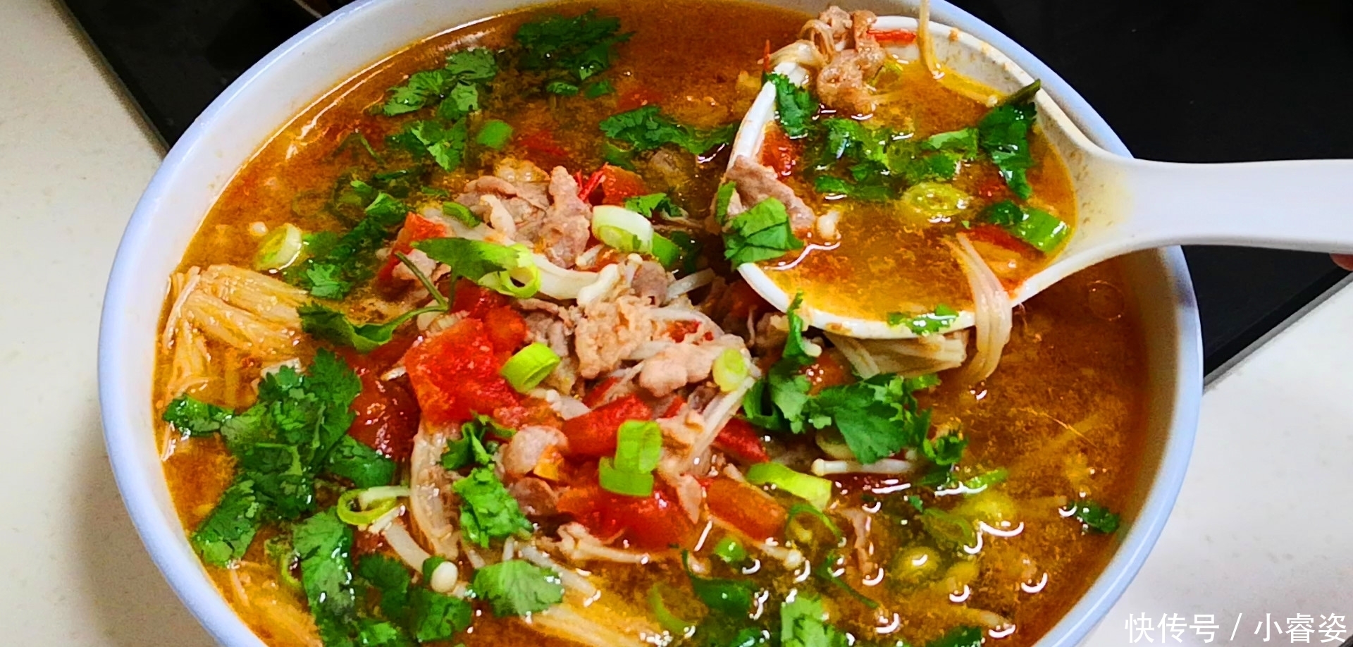 营养|入秋滋补,我家最爱喝这汤,比鸡汤营养,比排骨汤好喝,太香了