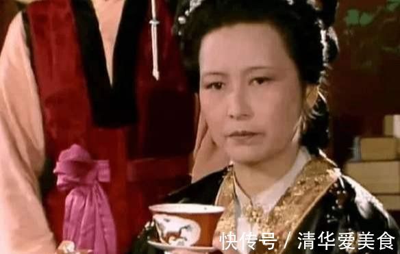 王夫人&面对贫困的刘姥姥,王夫人豪掷100两,贾母为何只送几件旧衣裳?