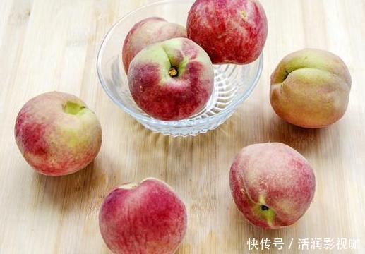 多汁|买桃子时牢记4点,挑出来的桃子香甜多汁,别再被卖家忽悠了