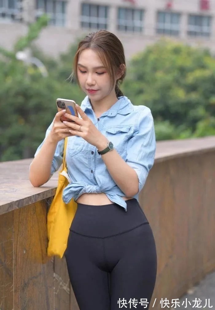 身材 身材曼妙的美女小姐姐,穿瑜伽裤,展现出满满的青春活力