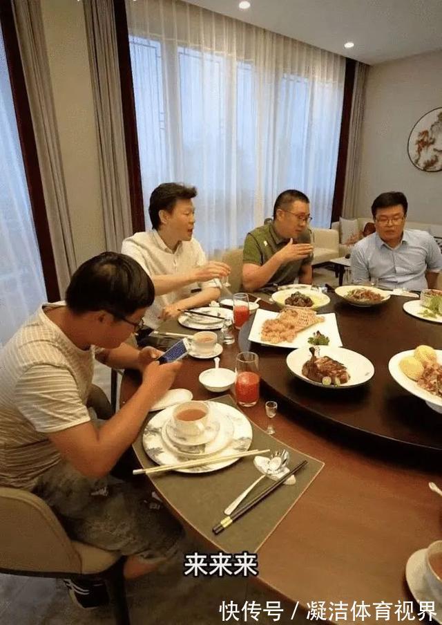 知名男主持1組飯局私照流出，打臉多少人：不要高估你的人脈