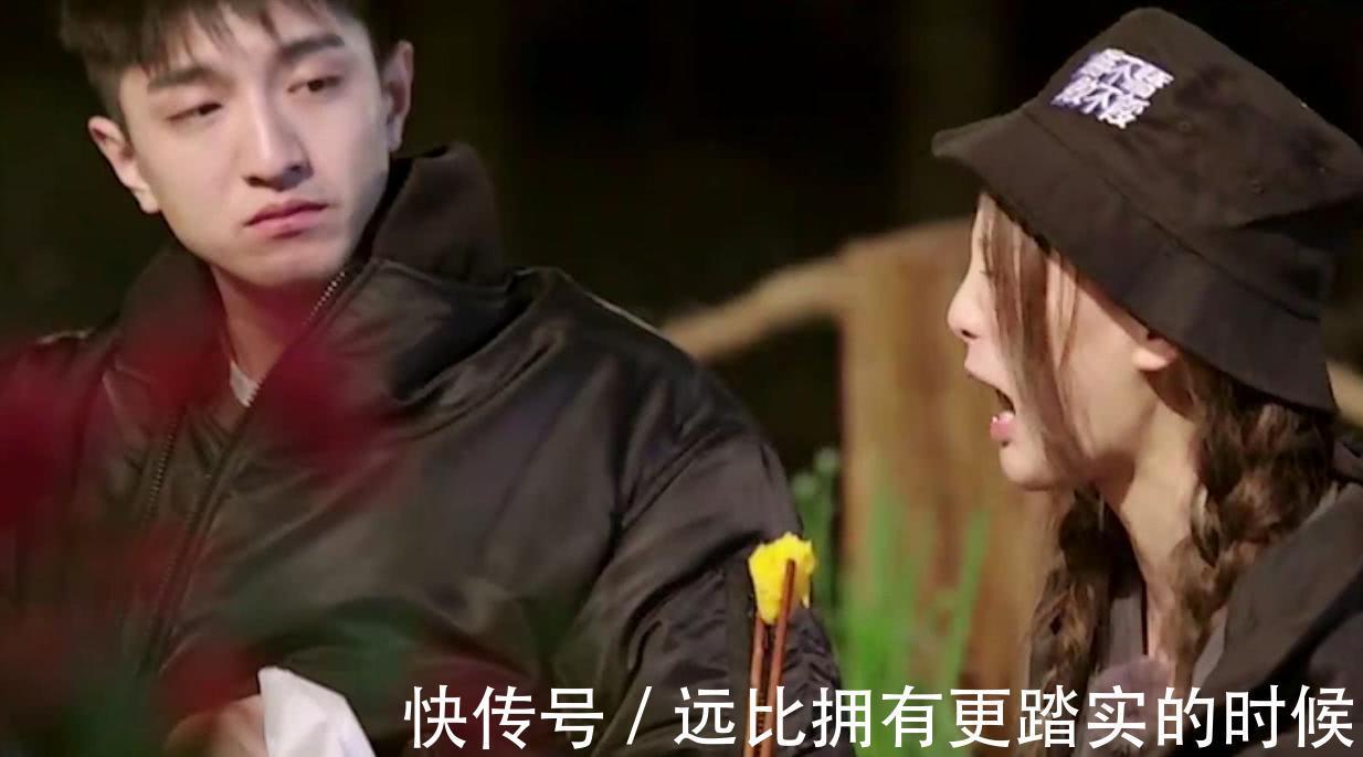 金瀚現(xiàn)場俯臥撐,董力叫楊超越坐上去試試,她隨后的反應讓人意外