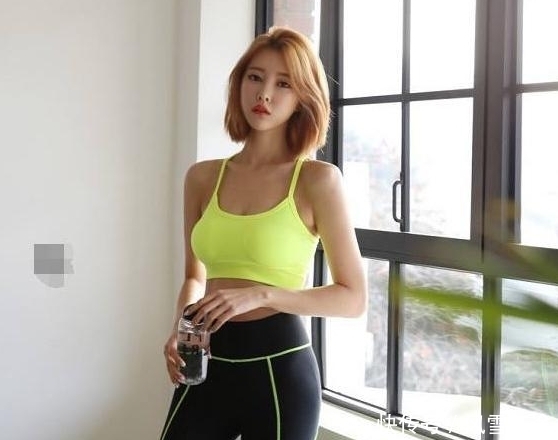 凹凸|丰满靓丽的打底裤小姐姐,凹凸有致的身材,风姿卓越