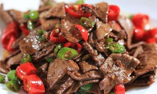  猪肝|炒猪肝要不要焯水？很多人做错，学会这方法，猪肝滑嫩不老