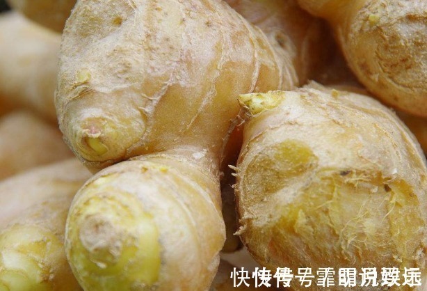 食用|再贪食,晚上也不要食用4种食品,会把身体吃坏