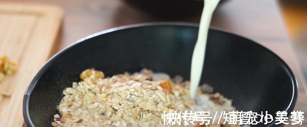 希腊酸奶|不论男女,早晨吃点它,口臭便秘逐渐消失,润肠通便,清淡养颜