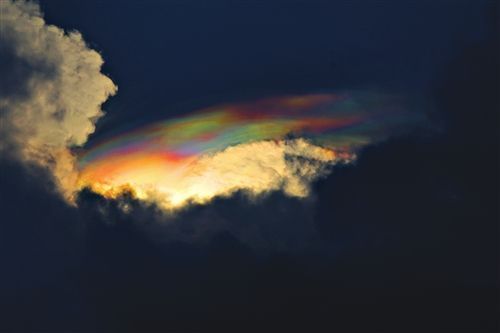 快来看！火星上也出彩虹了！NASA公布火星彩虹照片，真是彩虹吗