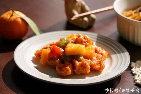 翻盘|上桌前不被看好的菠萝咕咾肉,吃完却逆风翻盘