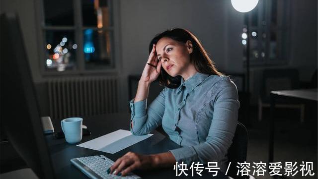身体|女人绝经前,身体或会露出“破绽”!若在49岁左右出现,值得庆幸