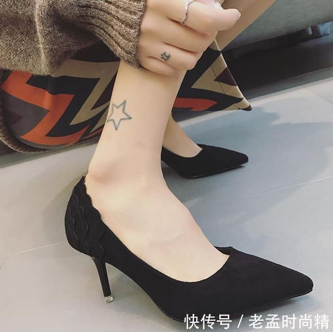 尖头高跟鞋的造型,让女人具有“进攻性”,展现女王范