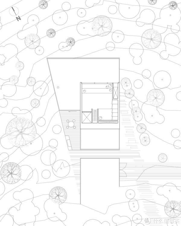 湖面|年薪百万的设计师,让千万豪宅,长满杂草,网友却夸:设计太好了