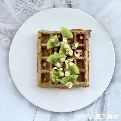 无糖无面粉的香蕉燕麦华夫饼