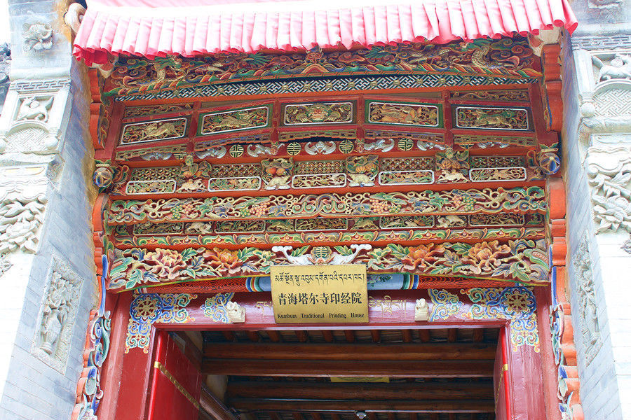  六大|酥油花、壁画、堆绣，中国藏传佛教六大寺院——塔尔寺