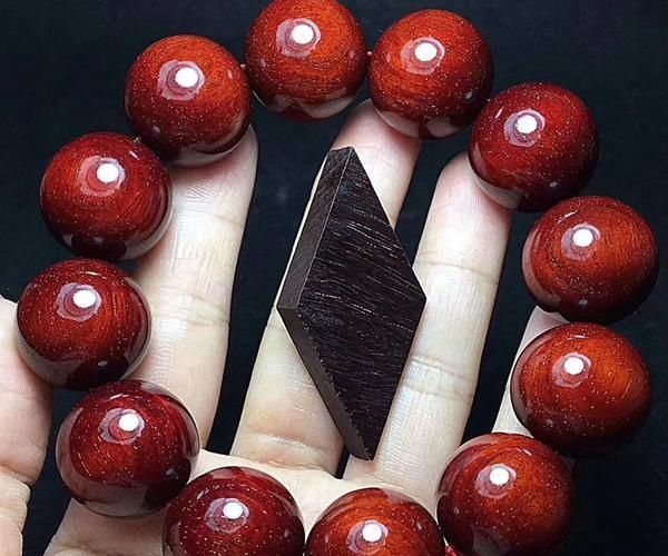 紫檀|如何挑选紫檀手串来看小叶紫檀手串的分级标准