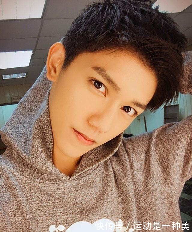 发型|别再留“两边剪短”的发型了, 这4款男士发型才是潮流!