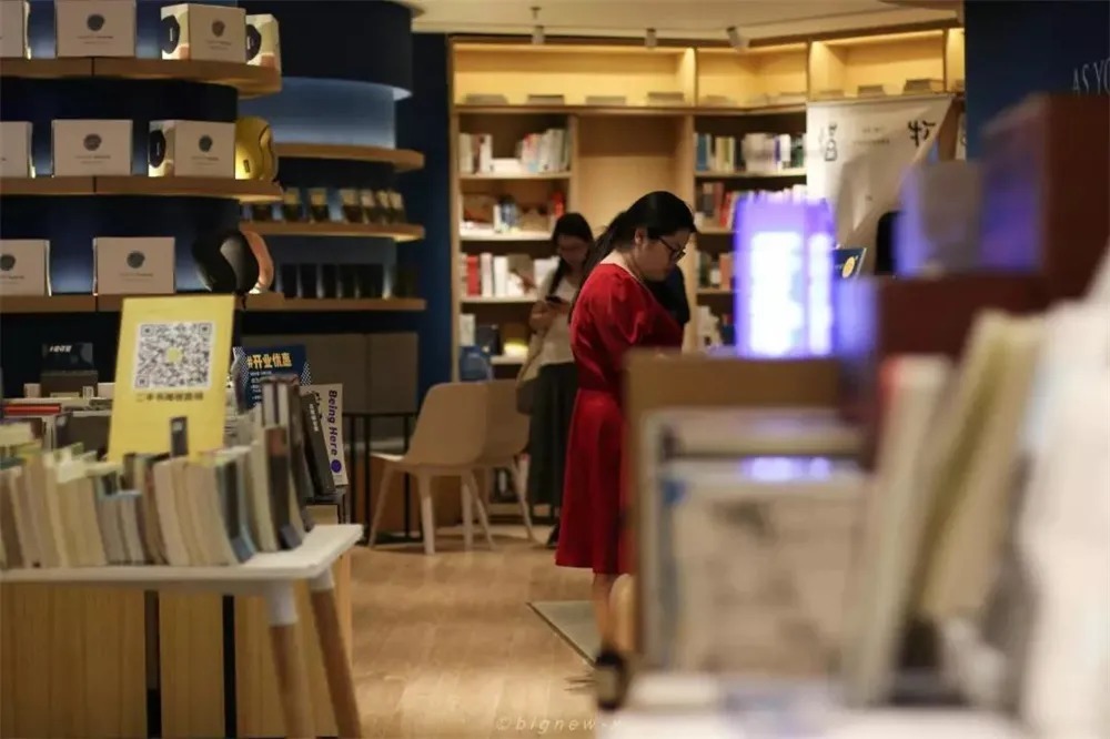 华润置地|开发商自营品牌成趋势，旭辉二酉书店、华润前檐书店等大有可为？