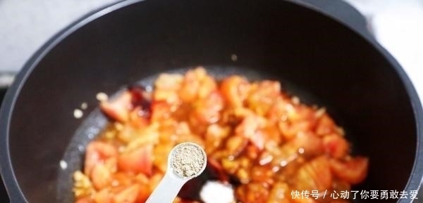 春末遇到此菜别手软,堪称植物“美白丸”,常吃晒黑的皮肤也白了