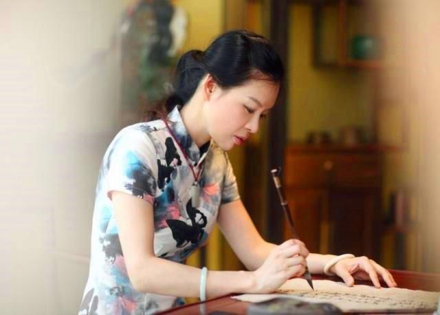 妇女|清纯女神朱乒乓书法不错，楷书大气行书洒脱，获妇女书展特等奖