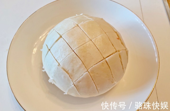 火腿肠|剩馒头秒变蛋糕，不用打发，又香又软，20分钟解决全家人的早餐