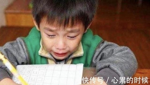 孩子|孩子姓“夏”,老师却因此从来不提问他:每次点名学生都要笑半天