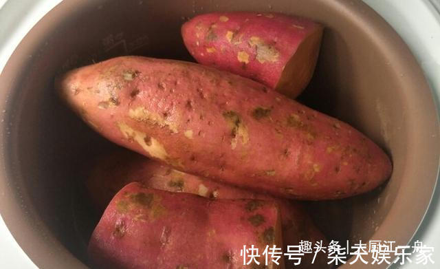 江一舟|蒸红薯时,锅里加水就错了,教你一种新吃法,做出来比烤红薯还甜