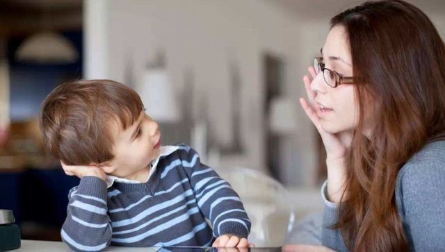 父母|“话多的孩子没出息?”专家:这些优势太明显,父母别盲目打压