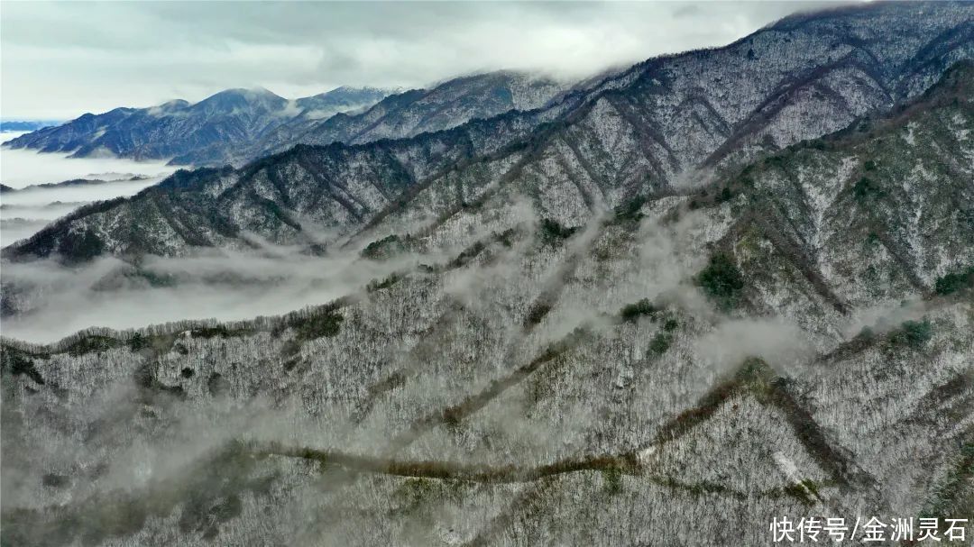 陕西平利：化龙山春雪云海，美如仙境