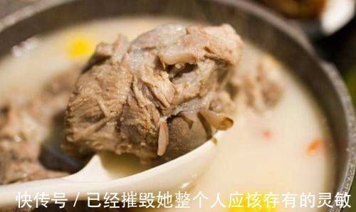 腥味|炖骨头汤,牢记“3大窍门”,汤汁浓白,鲜美无腥味,很实用