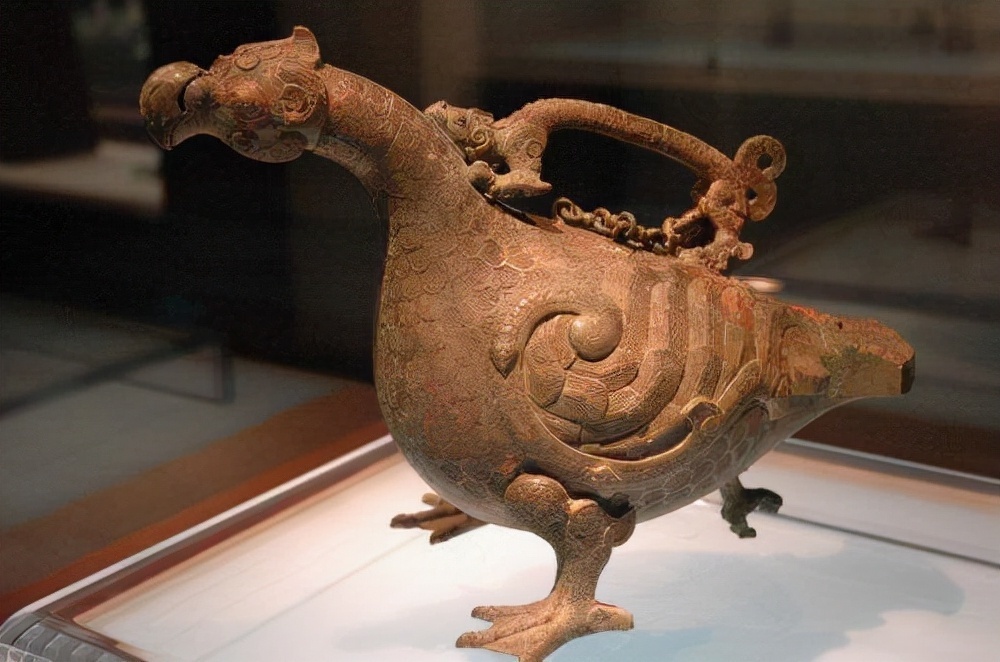 专家们&赵卿墓中发现虎形灶,虎形灶不稀奇,为何最珍贵的是不起眼的烟囱