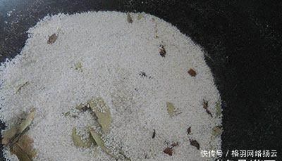 盐焗鸡|自制“盐焗鸡”,不用加一滴水,只需要这样做,肉质鲜滑入味!