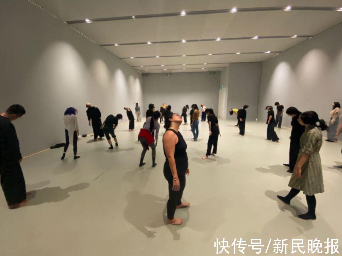 陈佳$美术馆里遇见现代舞，面对公众演《公众》