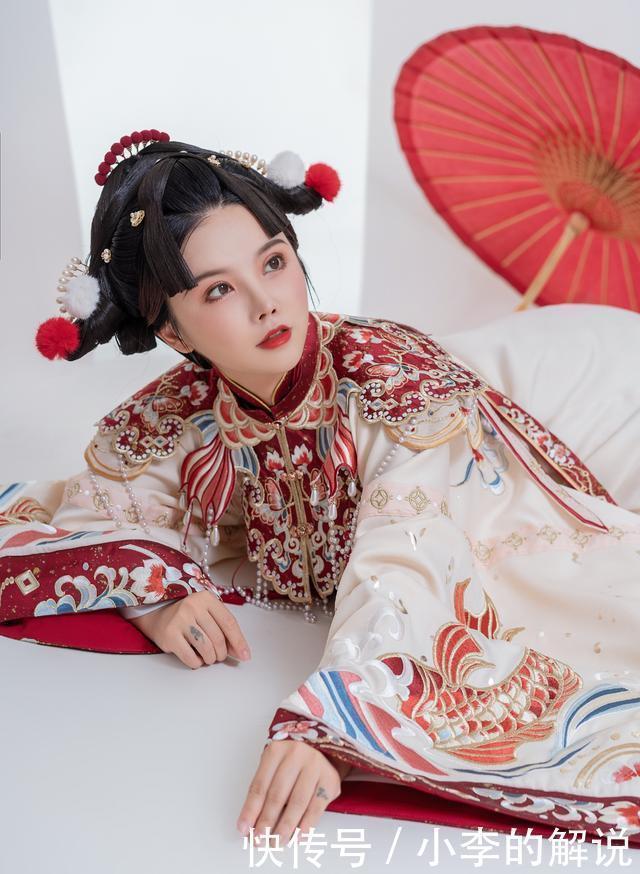 悬崖上的金鱼公主|这件汉服很特别,像是“戏服”,萌新很喜欢,资深同袍却很抵触