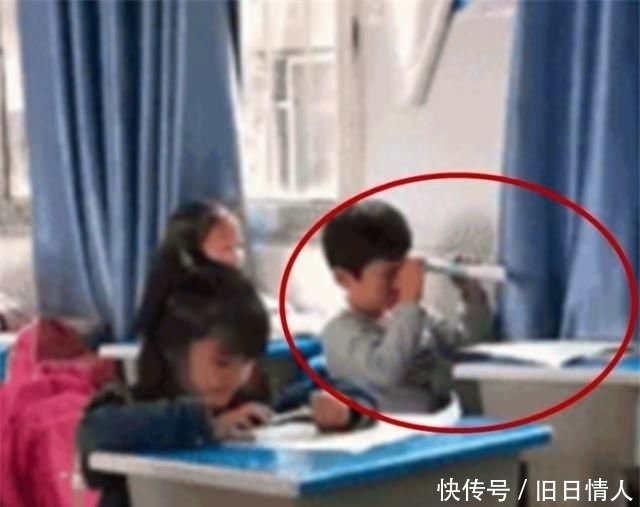 崩溃|男孩考试因题目太难崩溃大哭,看了看周围同学,举动让人啼笑皆非