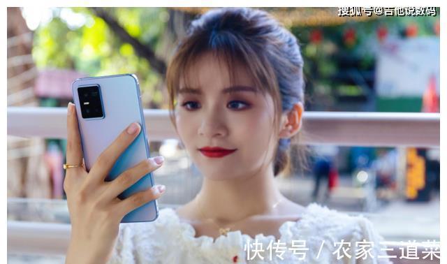 手机|买手机一定要会选,比如这四款热门机型在体验方面的差异就很大