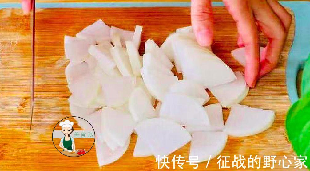 冬吃萝卜夏吃姜|冬天干燥,用白萝卜和梨一起煮水喝,坚持吃几次,增强免疫不生病