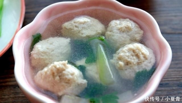 家常|一家四口的家常晚餐,妈妈亲手做的四菜一汤,用时不多,简单美味