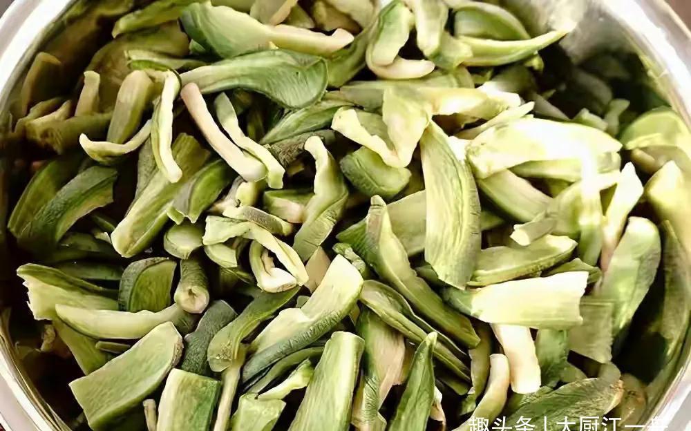 腌萝卜干的季节到了,香辣爽脆,做法简单,放一年也不怕坏