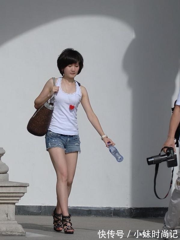 时尚 街拍路人,不分年龄的穿搭参考,百搭时尚不挑人