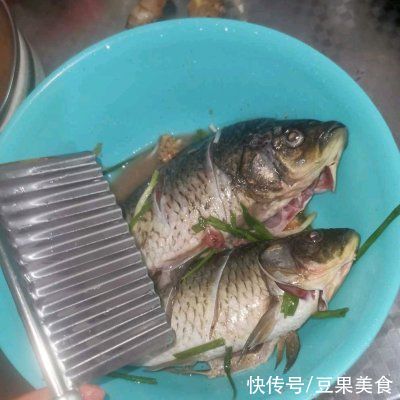 鲫鱼|鲜香美味，你从来没吃过的蒜蓉豆豉鲫鱼