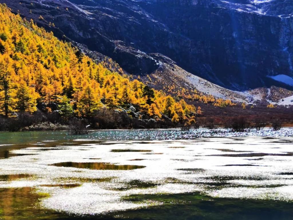 那片理想乐土|中国又一“人间天堂”爆火！左手峡谷，右手雪山！